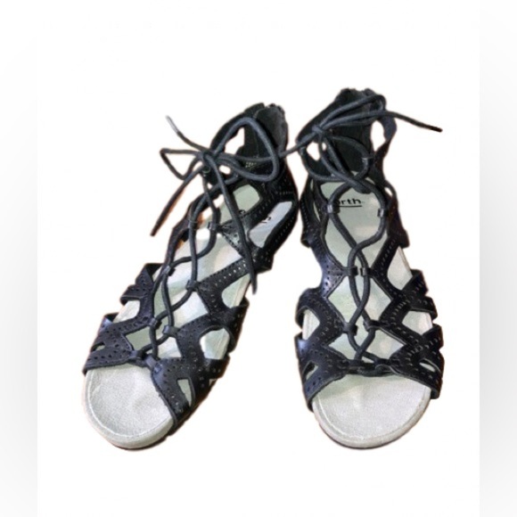 NWOT, Earth Lehi Gladiator sandal, sz 7 - Picture 1 of 5